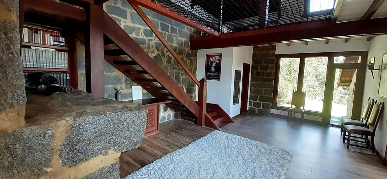 Chacara Com Wi-Fi, Churrasqueira E Lazer Em Кунха Екстериор снимка